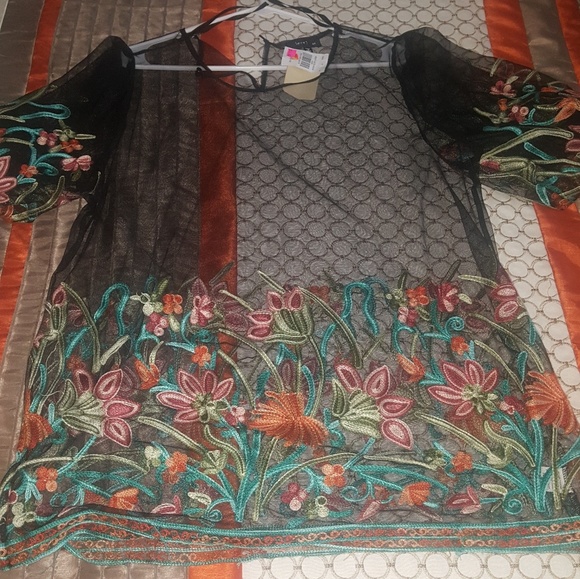 Top - Picture 1 of 2